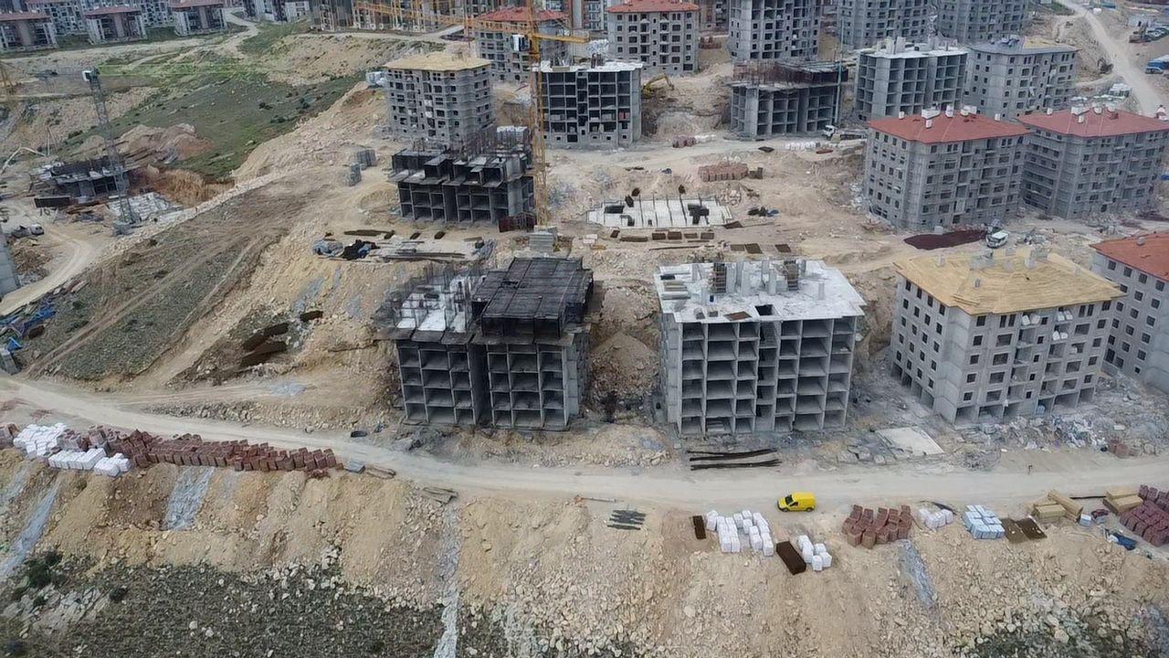 İnşaat blokları ve saha yolları